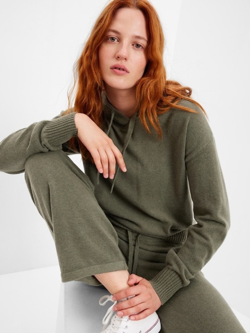 SET! Women's GAP CashSoft Sweater Pants and Hoodie in Green